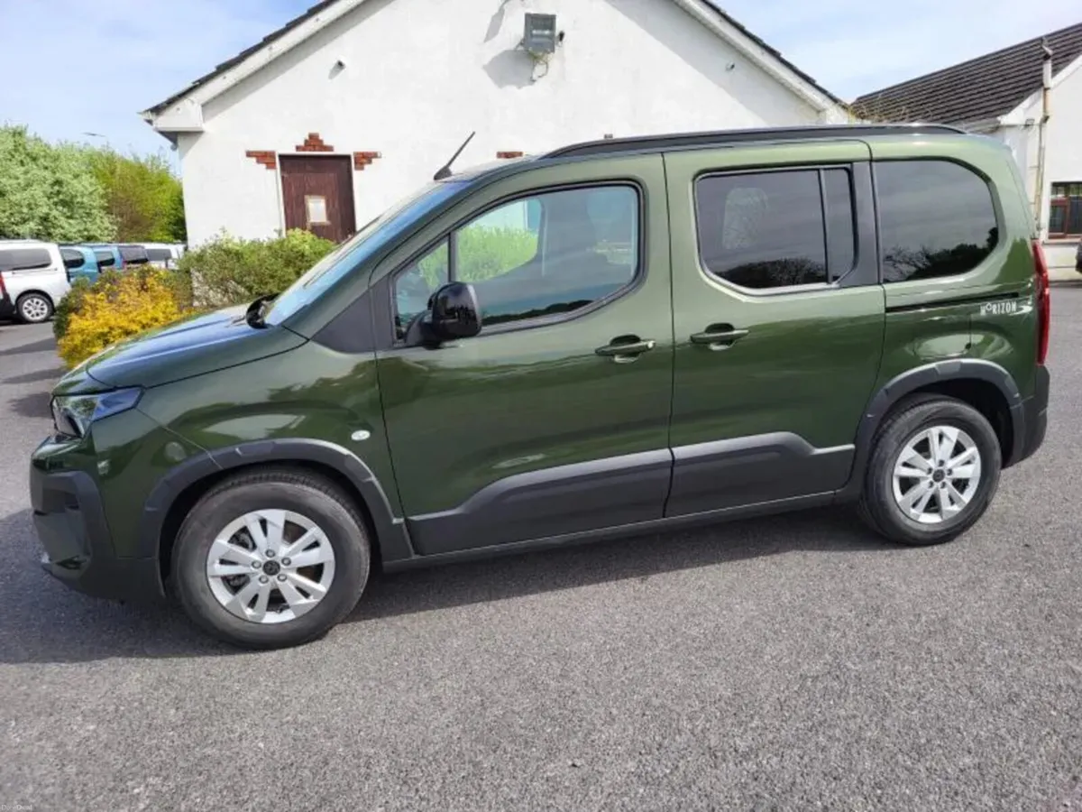 Wheelchair Accessible GREAT VALUE Peugeot Rifter - Image 4