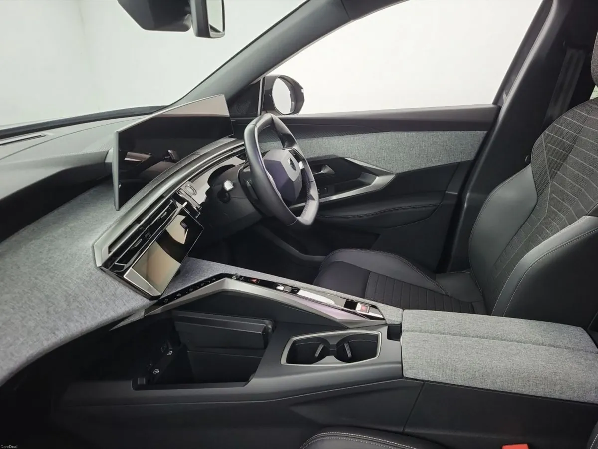 Peugeot 3008 73kWH  Allure**Irish Car** - Image 4