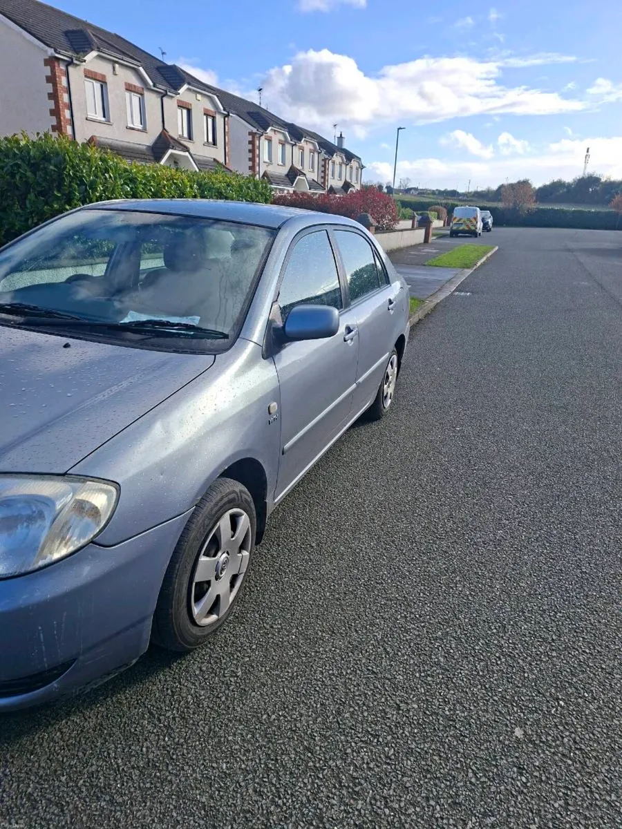 Toyota corolla saloon - Image 3