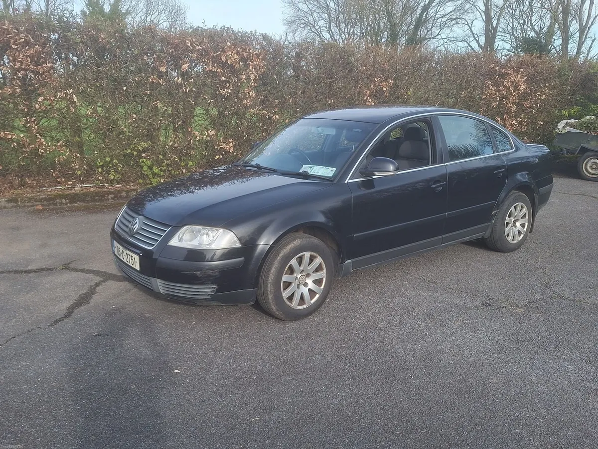 Volkswagen Passat 2005 - Image 2