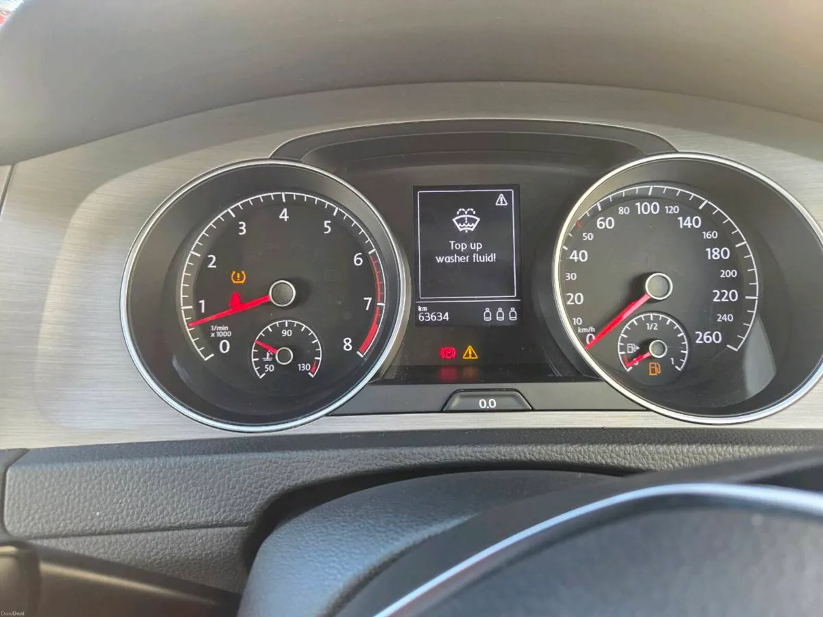 Volkswagen golf - Image 4