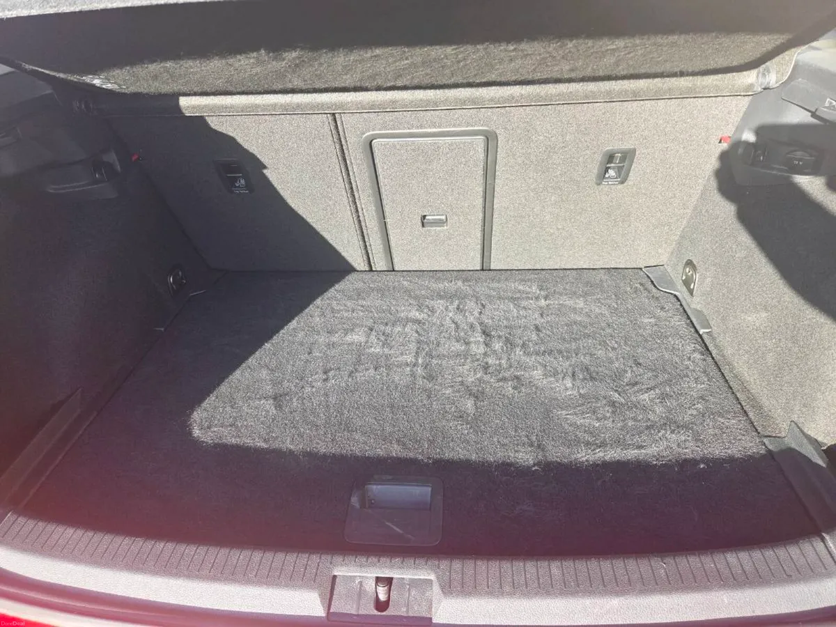 Volkswagen golf - Image 4