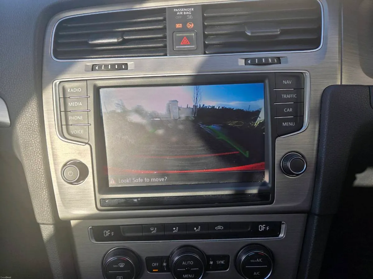 Volkswagen golf - Image 3