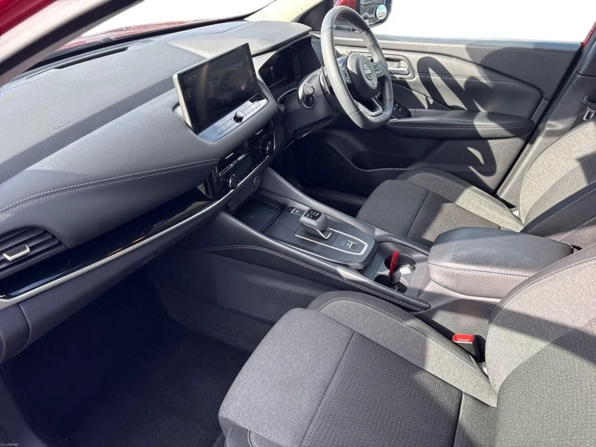 Nissan Qashqai 1.3 PET MILD HYBRID SV PREMIUM CVT - Image 4