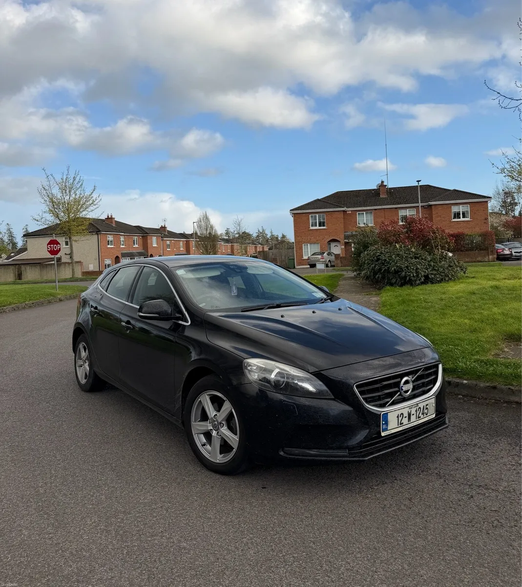 2012 Volvo V40 D2 1.6 diesel | NCT 11/26 & Tax - Image 1