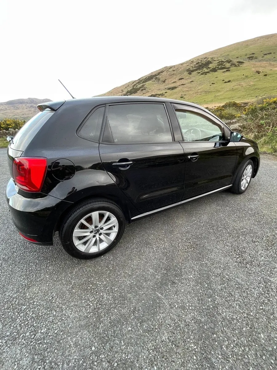 Volkswagen Polo 2014 - Image 2