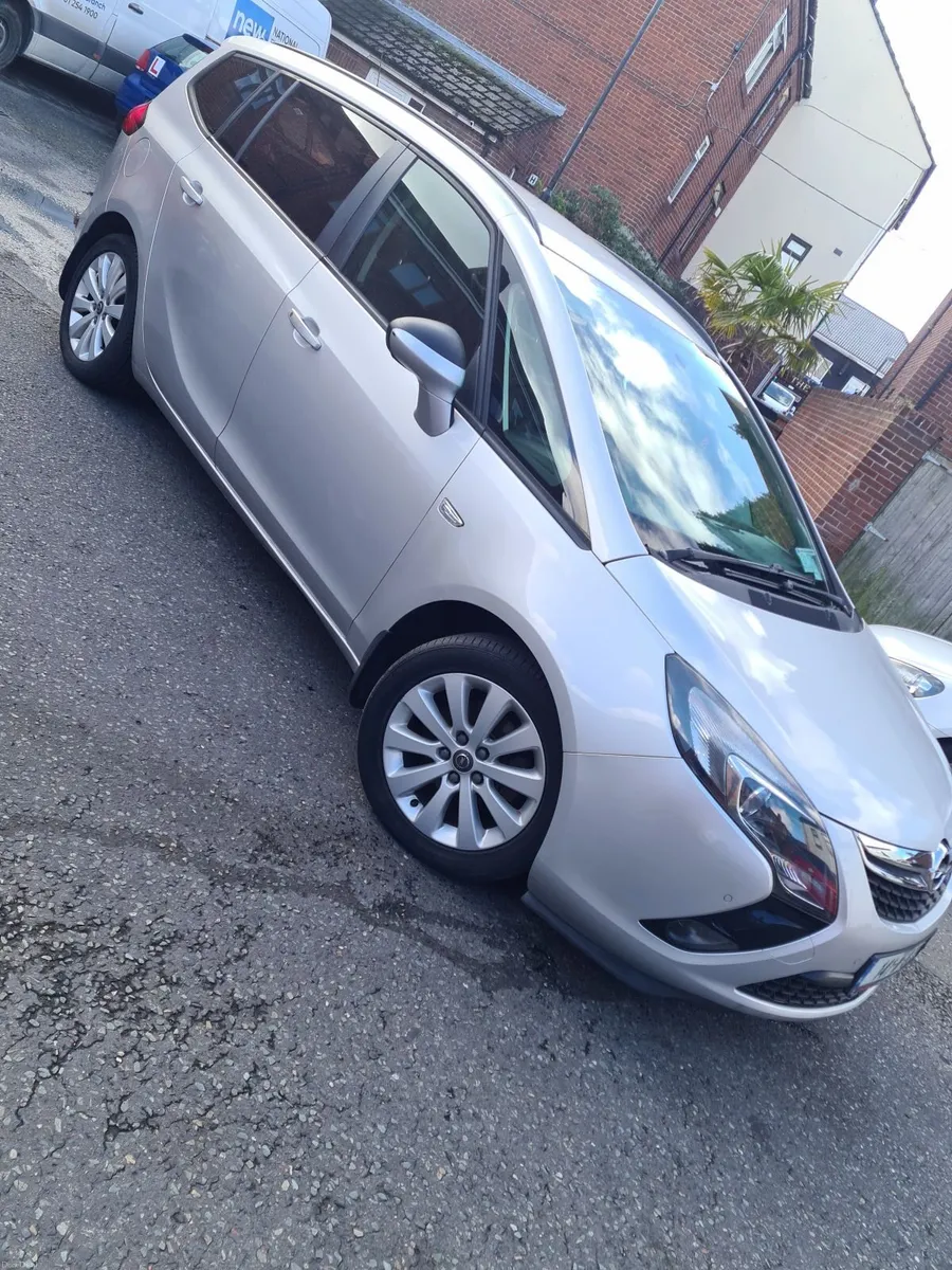 Opel Zafira 2014 - Image 1