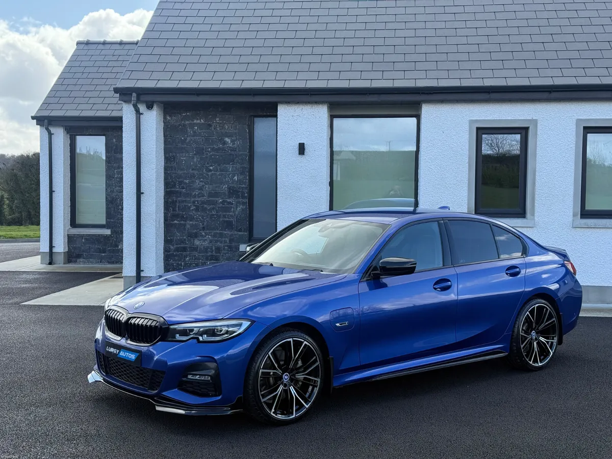 221 BMW 330E M SPORT - Image 1