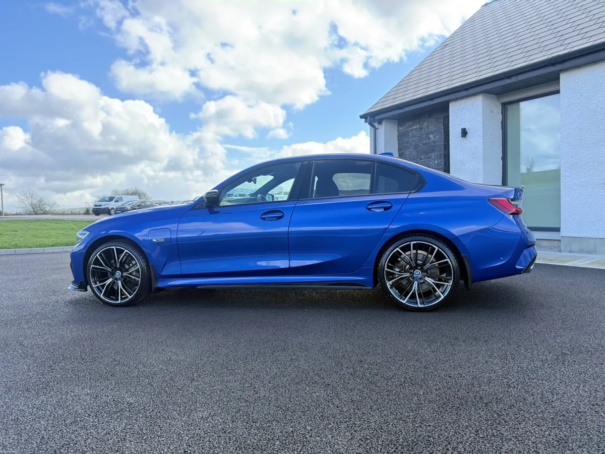 221 BMW 330E M SPORT - Image 4