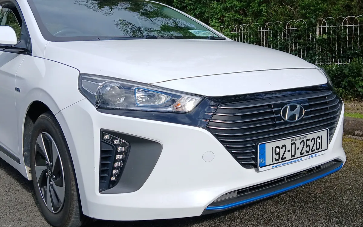 Hyundai IONIQ 2019 *HYBRID 1.6 AUTO* 5dr FSH - Image 2