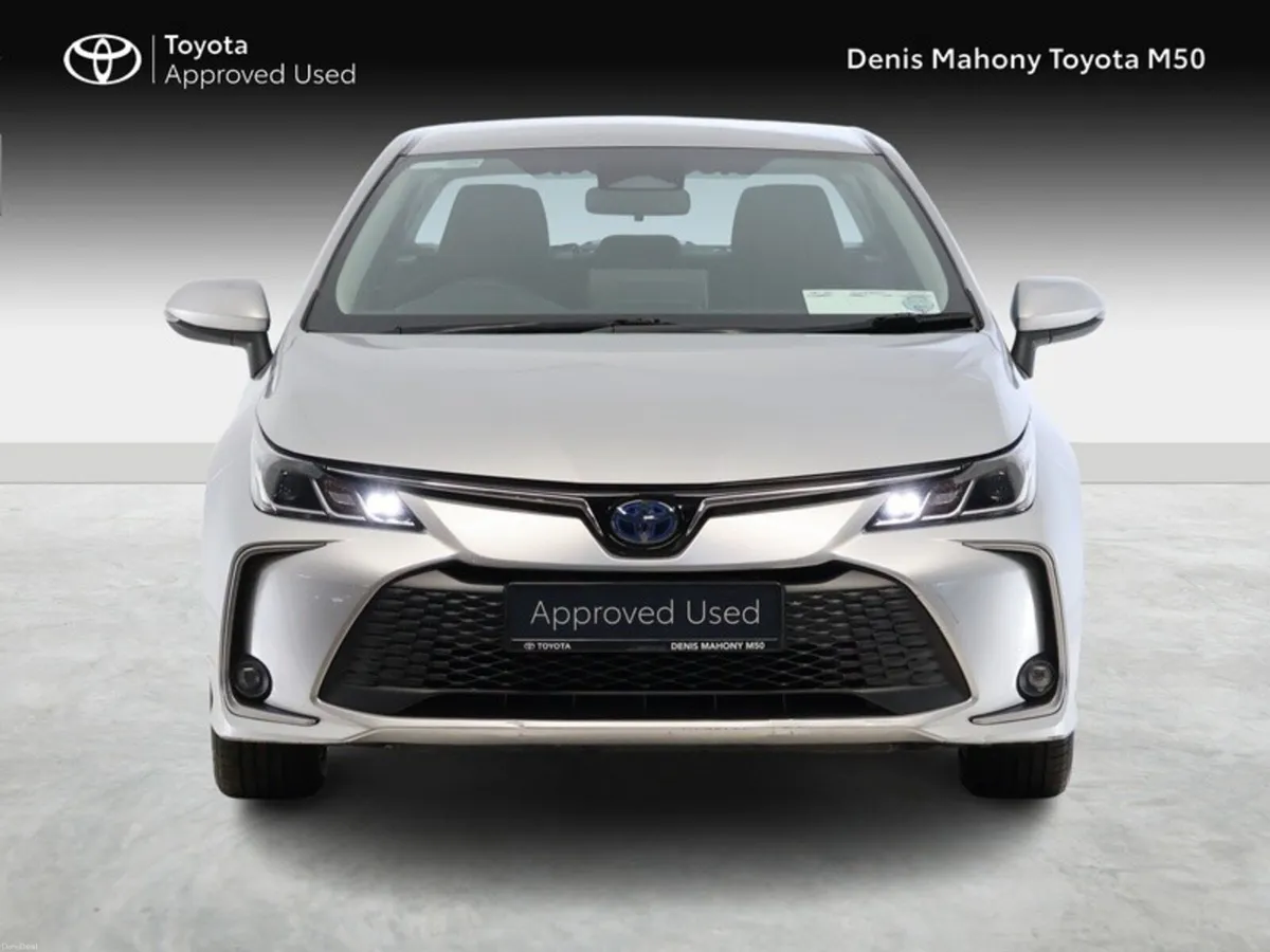 Toyota Corolla Luna Hybrid Saloon - Image 5
