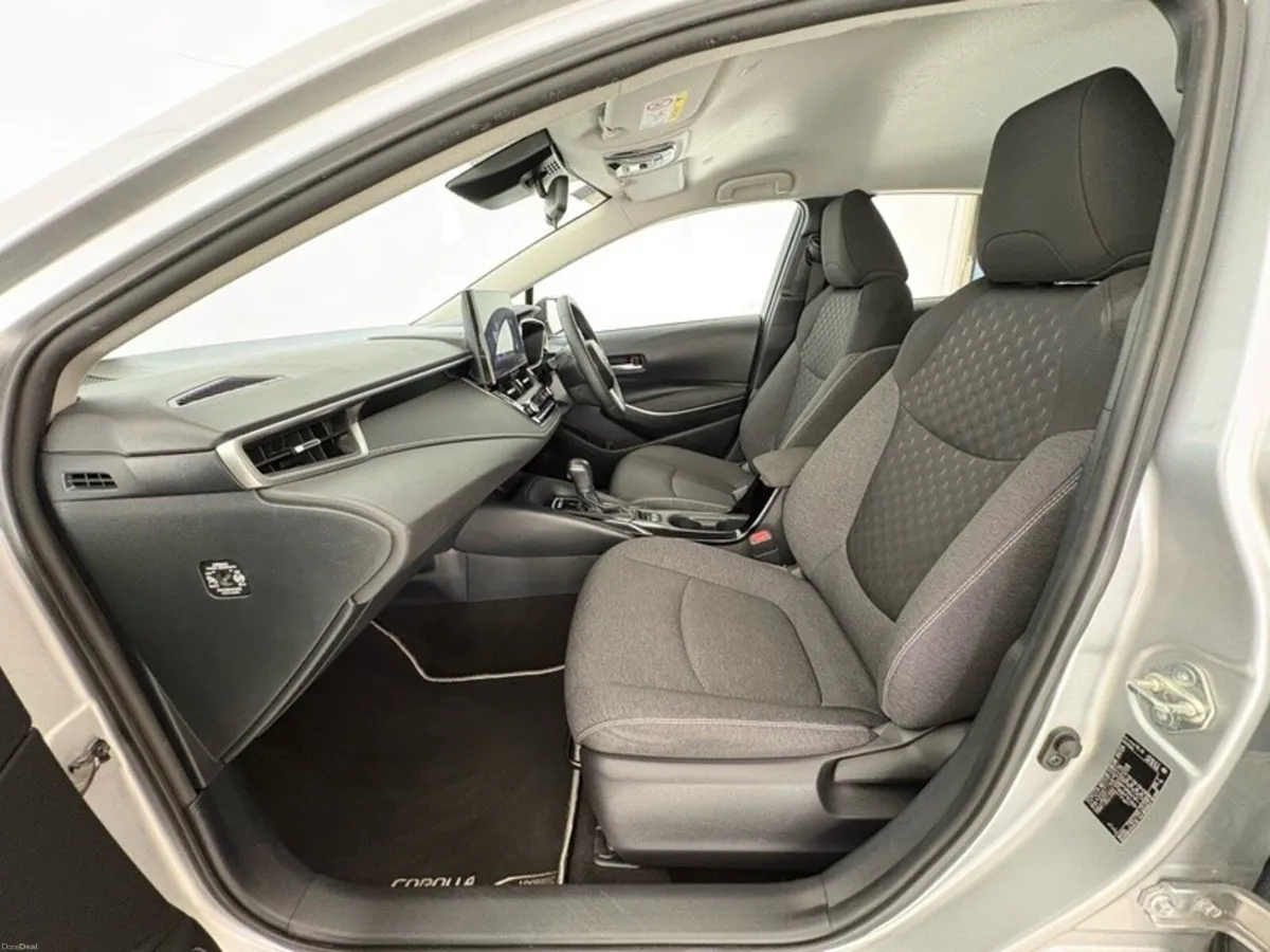 Toyota Corolla Luna Hybrid Saloon - Image 6