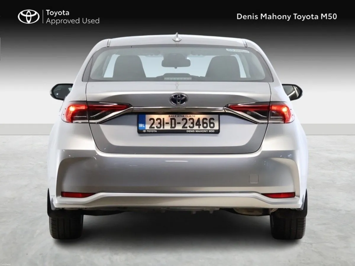 Toyota Corolla Luna Hybrid Saloon - Image 4