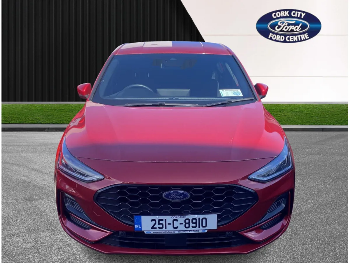 Ford Focus ST-LINE 5DR 1.0T 125 MHEV - Image 2