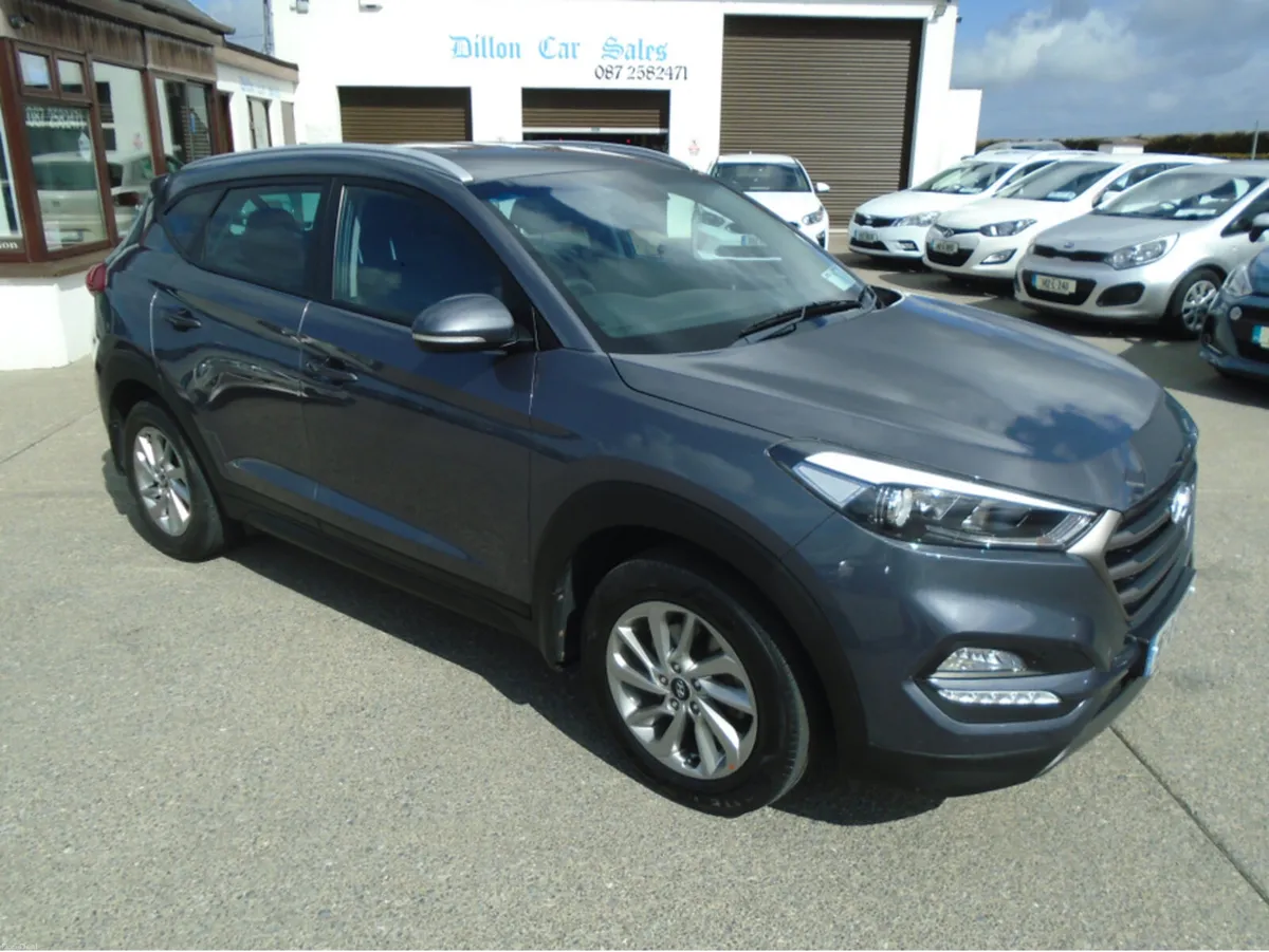 Hyundai Tucson EXECUTIVE 5DR - Image 2