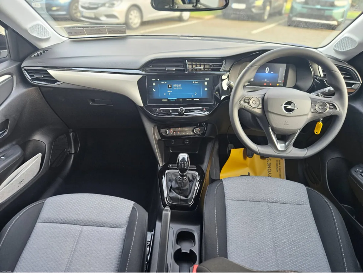 Opel Corsa ELEGANCE 1.2 6 SPEED - Image 2