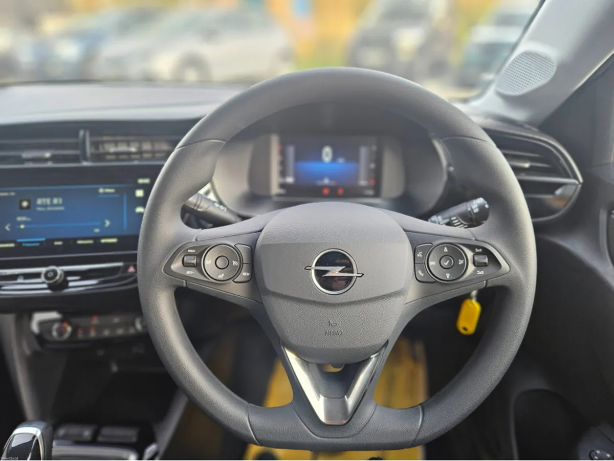 Opel Corsa ELEGANCE 1.2 6 SPEED - Image 4