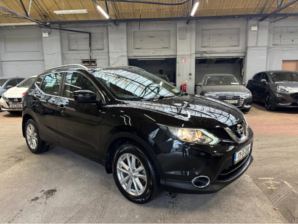 Nissan Qashqai 1.2 SV MY16 SP + NC E6 4DR - Image 1