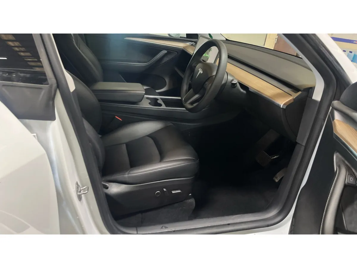 Tesla Model S Y RWD BASE - Image 2