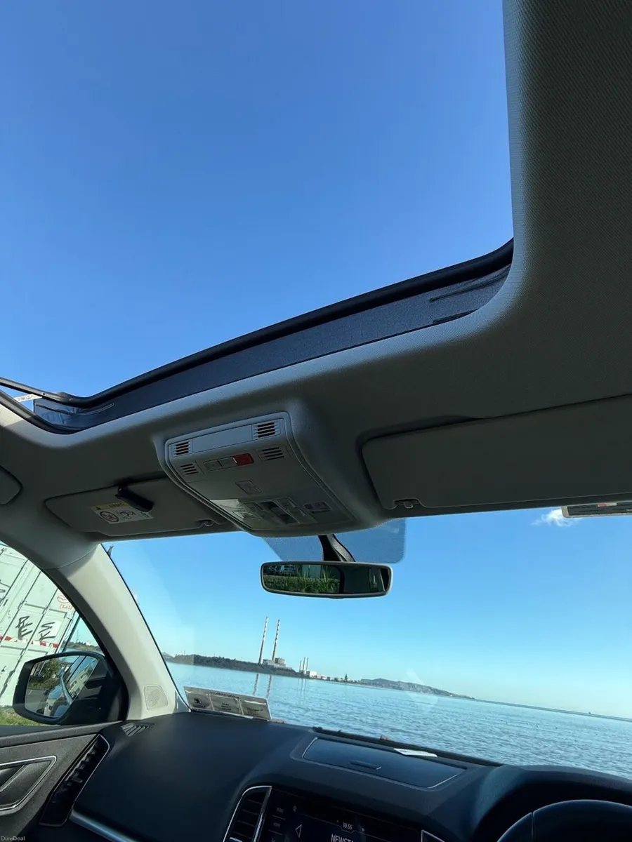 Skoda Karoq 2019  1.6 TDI Automatic with sunroof - Image 4