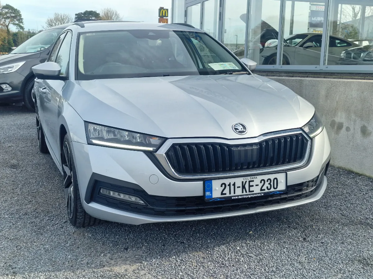 Skoda Octavia COMBI AMBITION 2.0tdi 115HP 4DR - Image 2