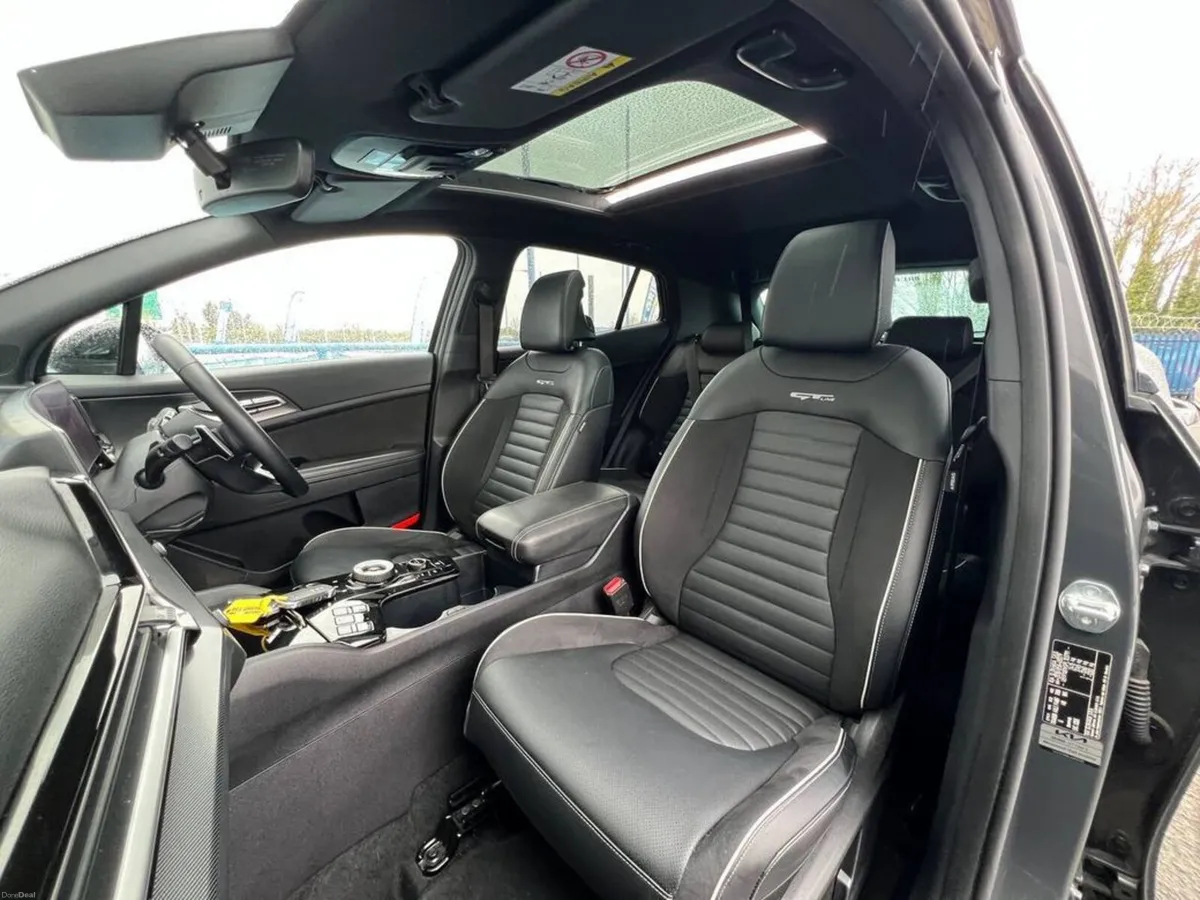 Kia Sportage GT-LINE S 1.6 HYBRID ** HUGE SPEC ** - Image 2