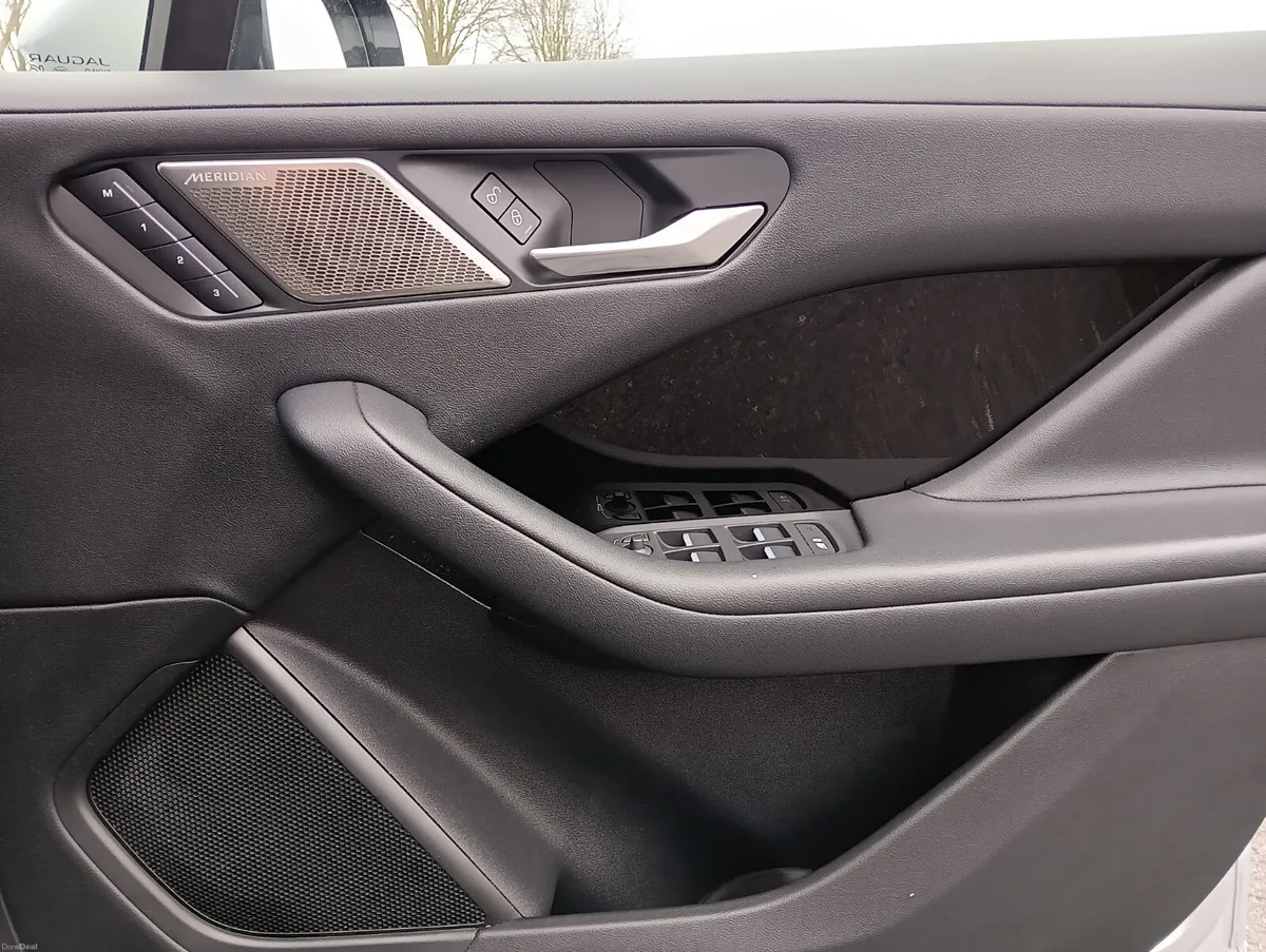 💥2020 Jaguar I-Pace EV400 Panoramic roof💥 - Image 4