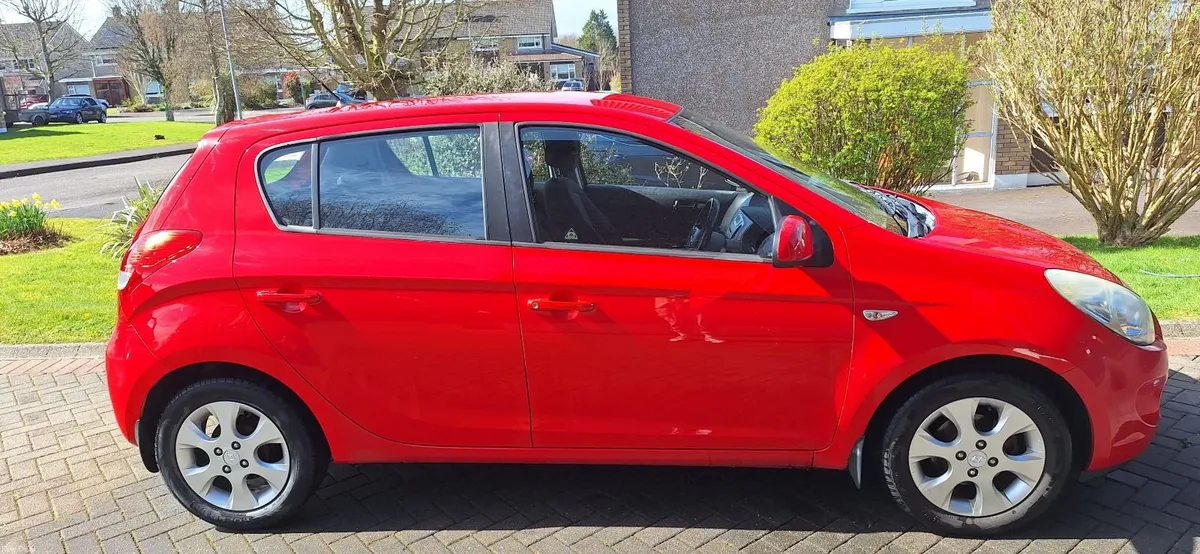 Hyundai i20 DELUXE 5DR 1.2 2010 - Image 1