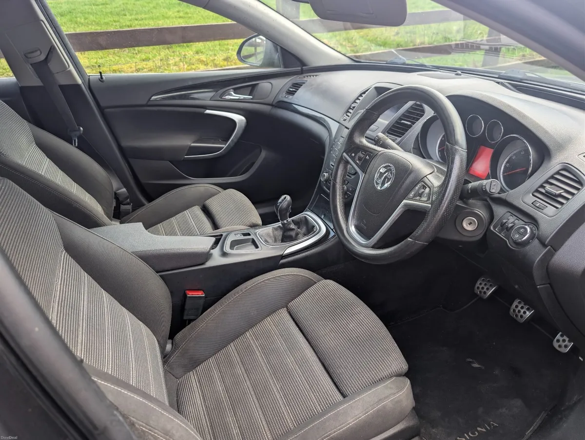 Vauxhall Insignia 2011 - Image 4