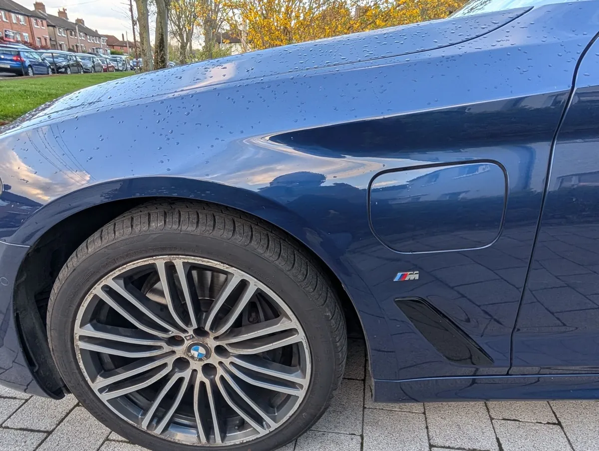 BMW 5-Series 2018 530e - Image 4
