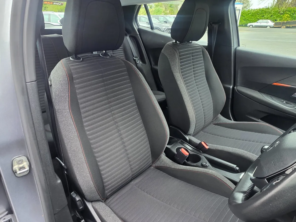 2022 Peugeot 2008 1.2 ACTIVE // NEW TIMING BELT - Image 3