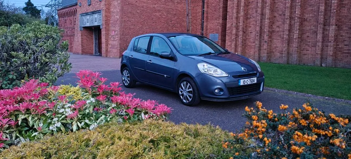 Renault Clio 1.1 petrol - Image 1