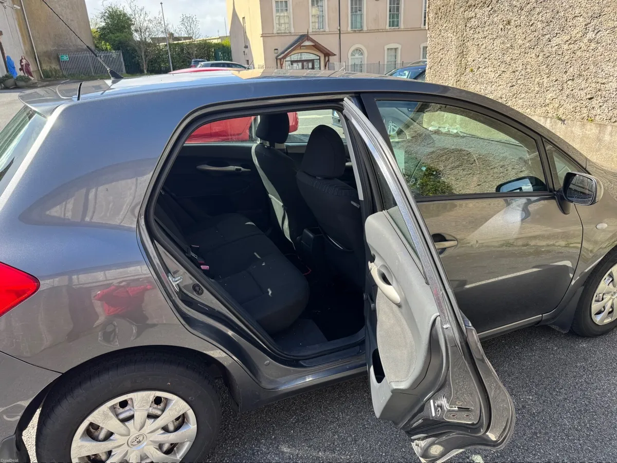 Toyota Auris 2007 - Image 4