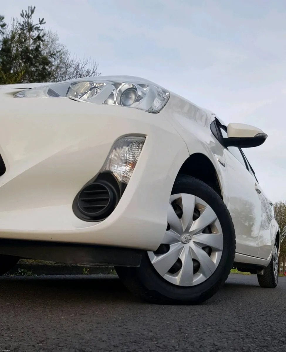 Toyota Aqua Hybrid Autimatic White Economical - Image 1