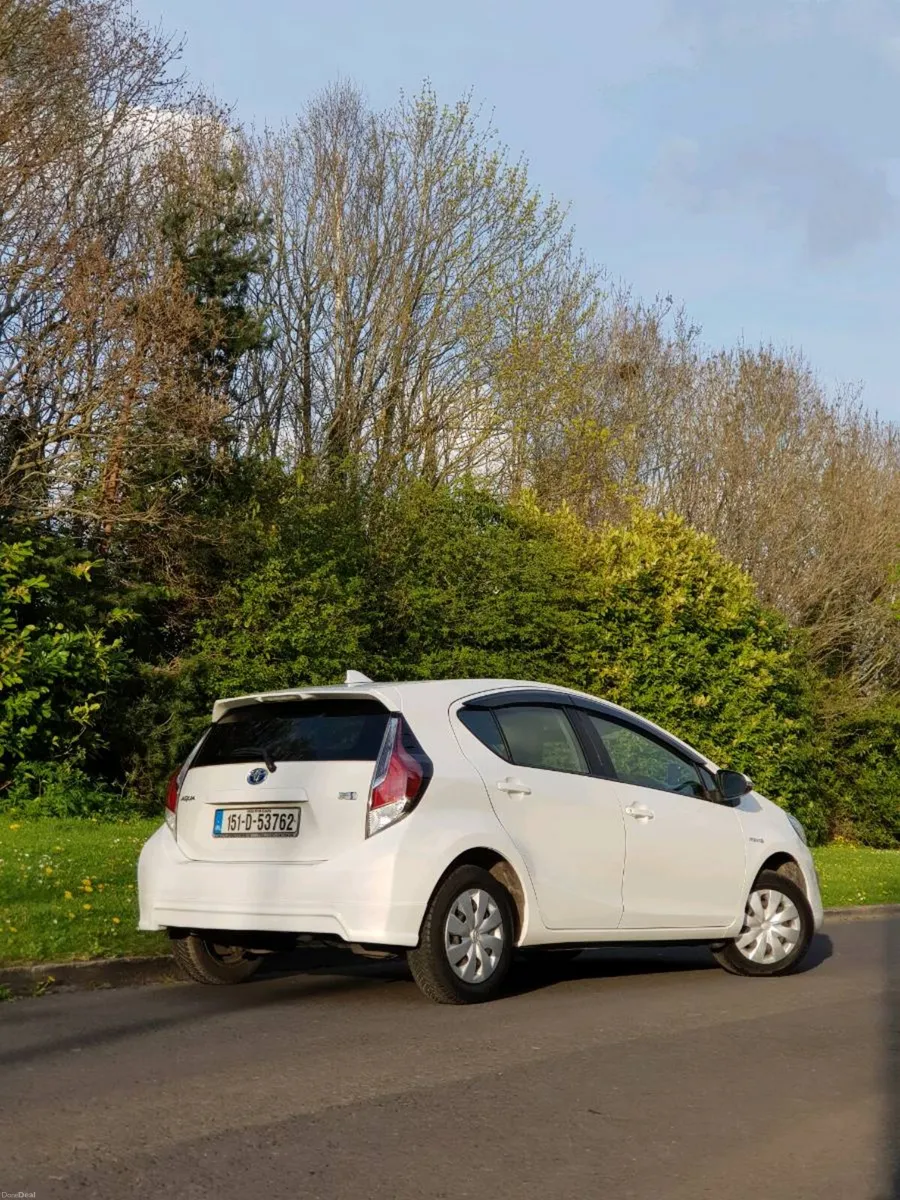 Toyota Aqua Hybrid Autimatic White Economical - Image 3