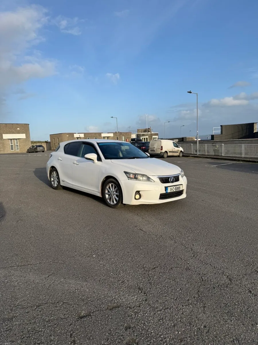 Lexus ct200h - Image 1