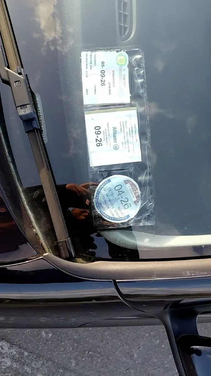 Volkswagen Golf 2011 - Image 2