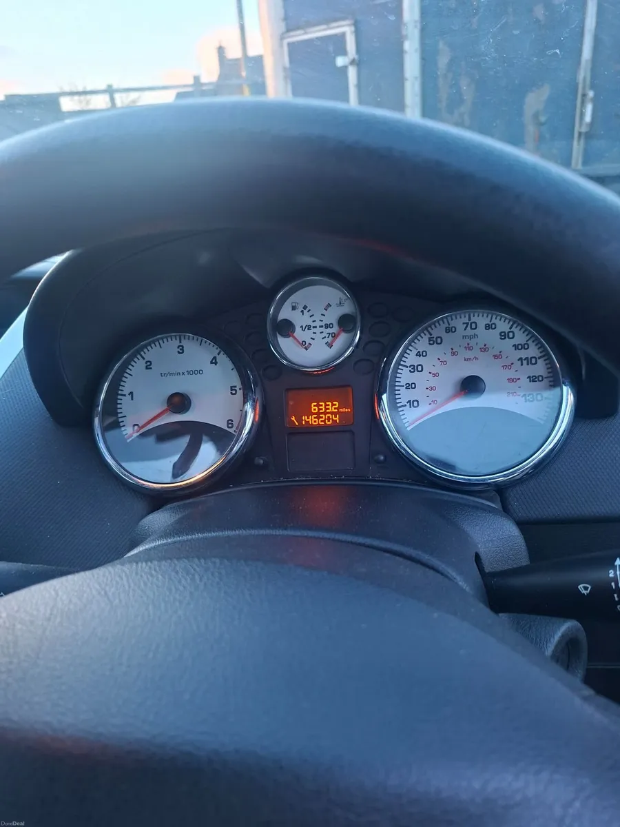 Peugeot 207 2010 - Image 2