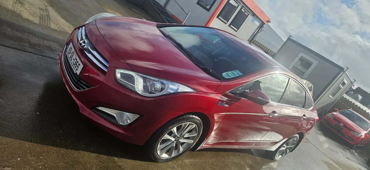 Hyundai i40 executive 1.7crdi saloon low kms - Image 4