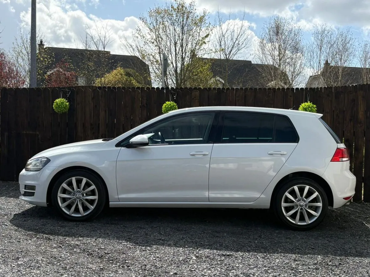 Volkswagen Golf AUTO - LOW KM - Image 4