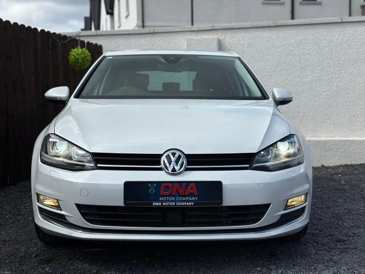 Volkswagen Golf AUTO - LOW KM - Image 2