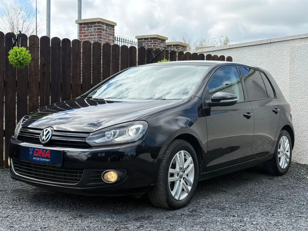 Volkswagen Golf AUTO - LOW KM - HIGHLINE - Image 3