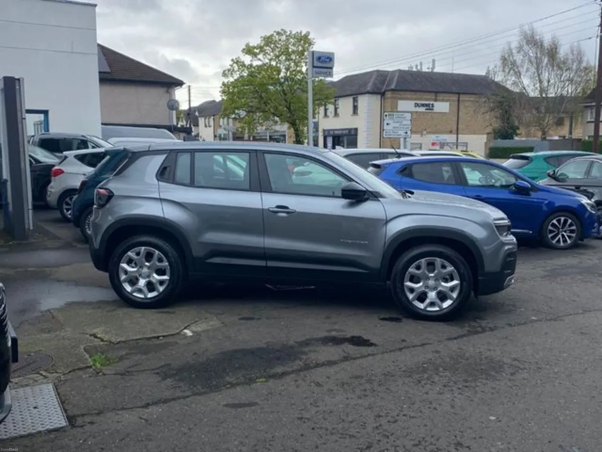 Jeep Avenger Altitude 1.2 Hybrid Automatic - Image 4