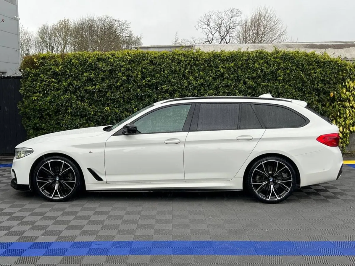 BMW 5-Series 523d M-SPORT COMPETITION TOURING ** H - Image 3
