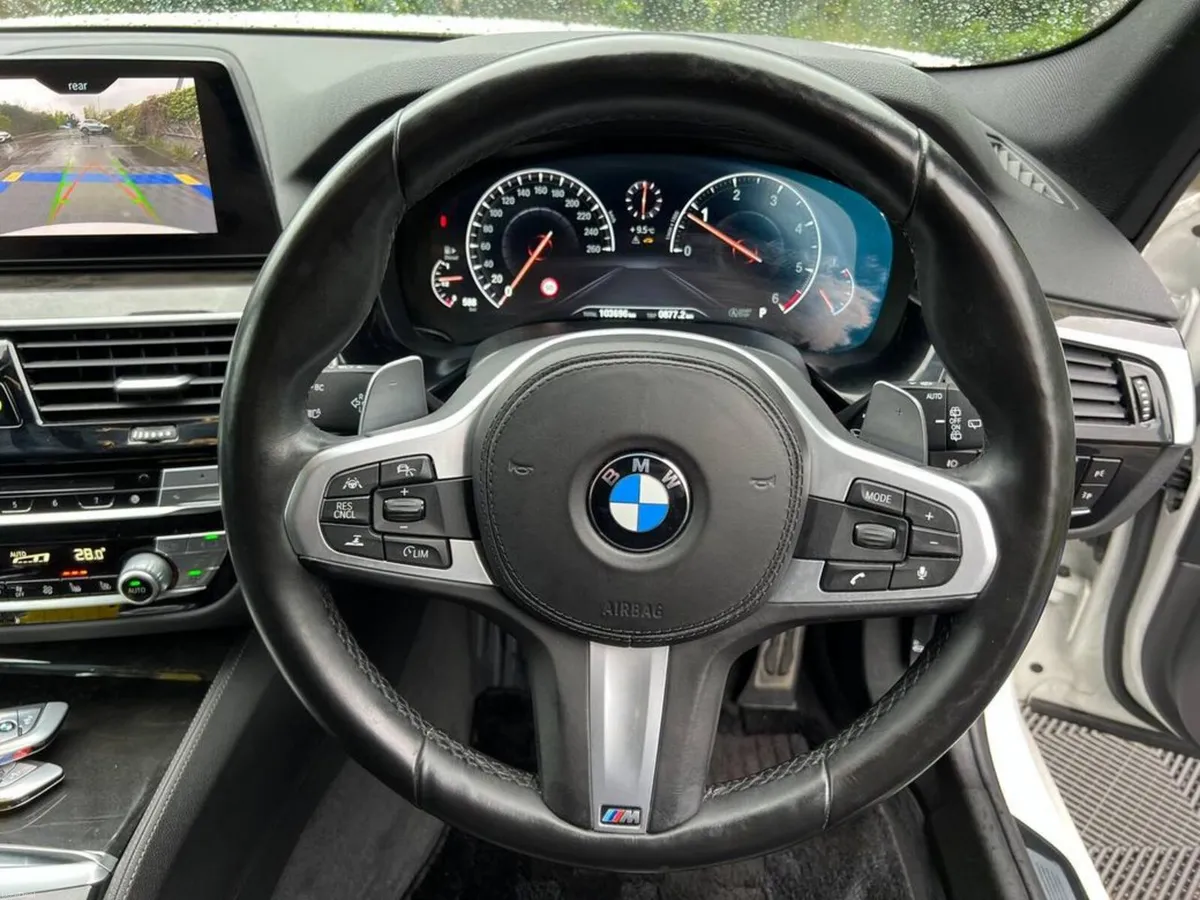 BMW 5-Series 523d M-SPORT COMPETITION TOURING ** H - Image 4