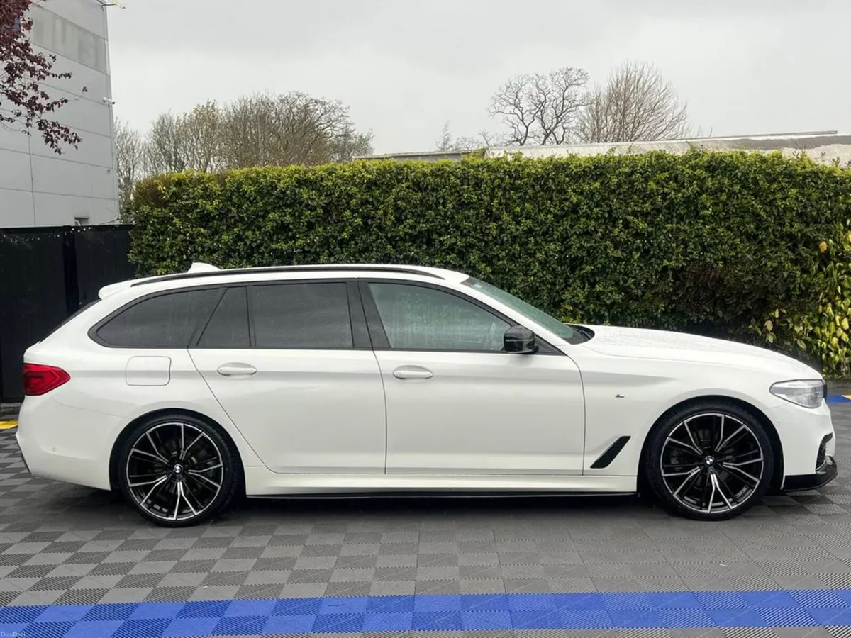 BMW 5-Series 523d M-SPORT COMPETITION TOURING ** H - Image 2