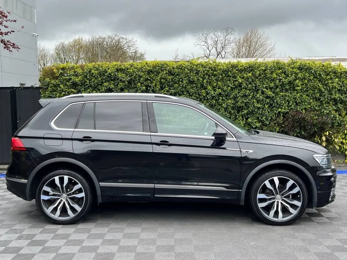 Volkswagen Tiguan R-LINE 4MOTION 2.0 TDI // HEADS- - Image 2