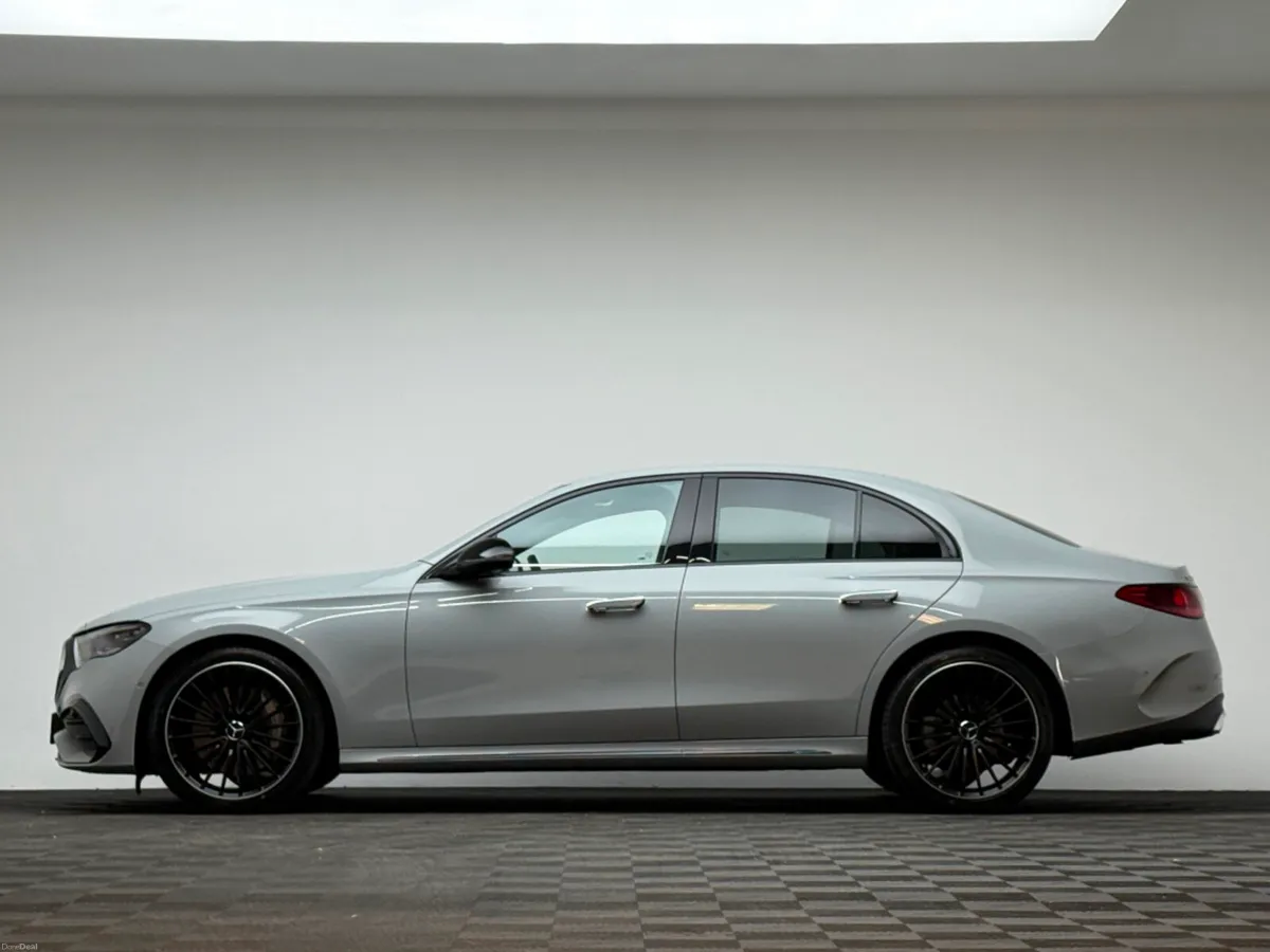Mercedes-Benz E-Class E220D AMG LINE ADVANCED - Image 4