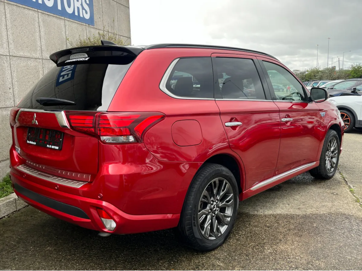 Mitsubishi Outlander S EDITION 4WD AUTOMATIC HYBRI - Image 4