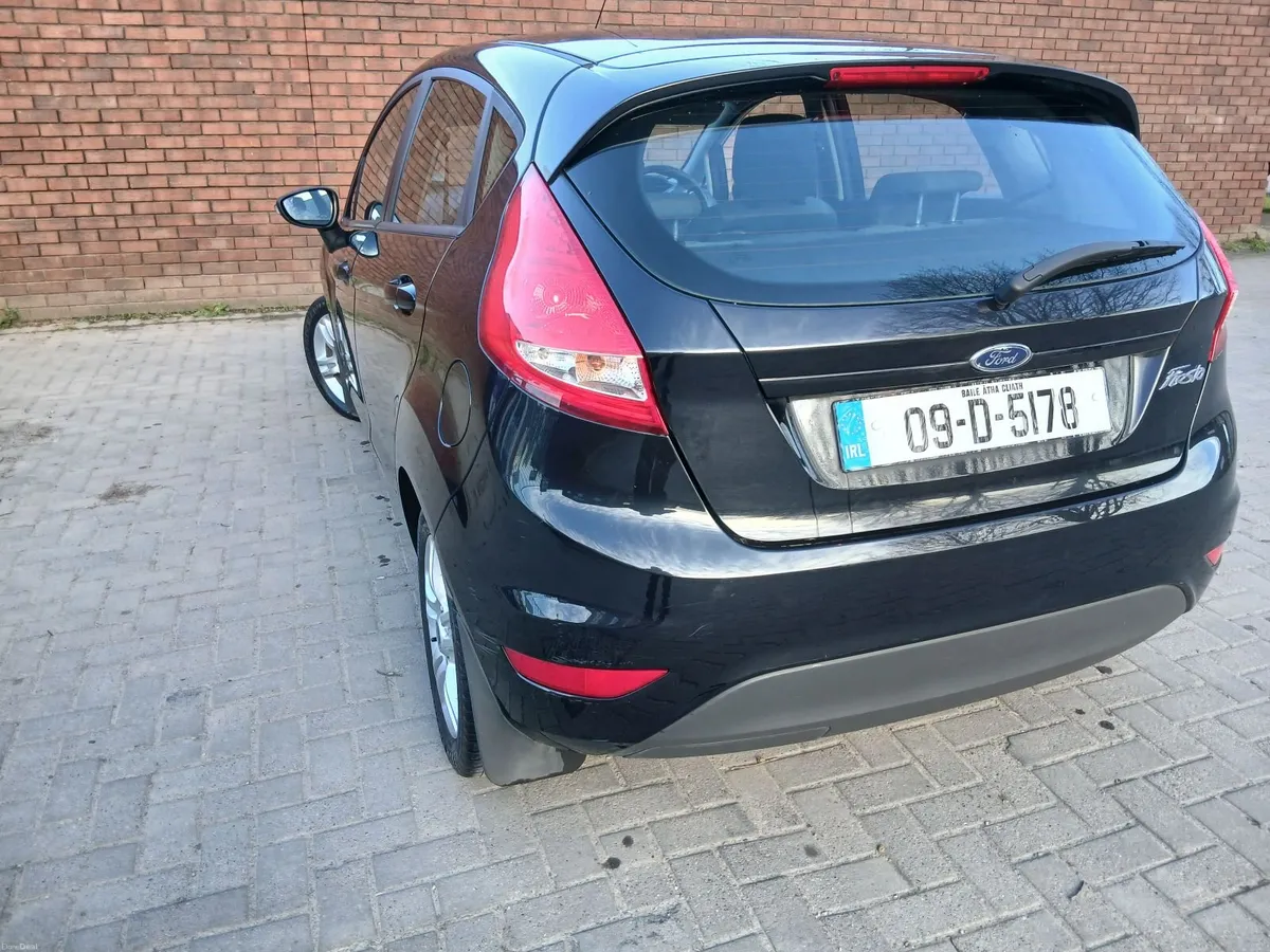 Ford Fiesta 2009 automatic - Image 3